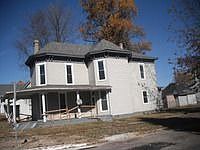 1st image of 902 N Main St