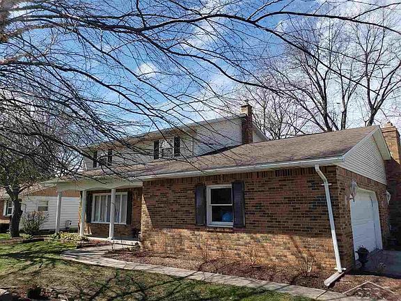 3rd image of 3443 Foss Dr