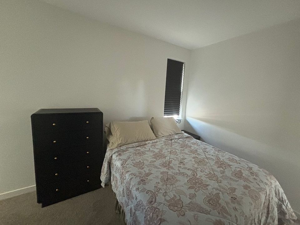 Queen bed and Dresser