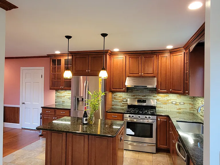 2316 Greenbrier Dr — Photo 7