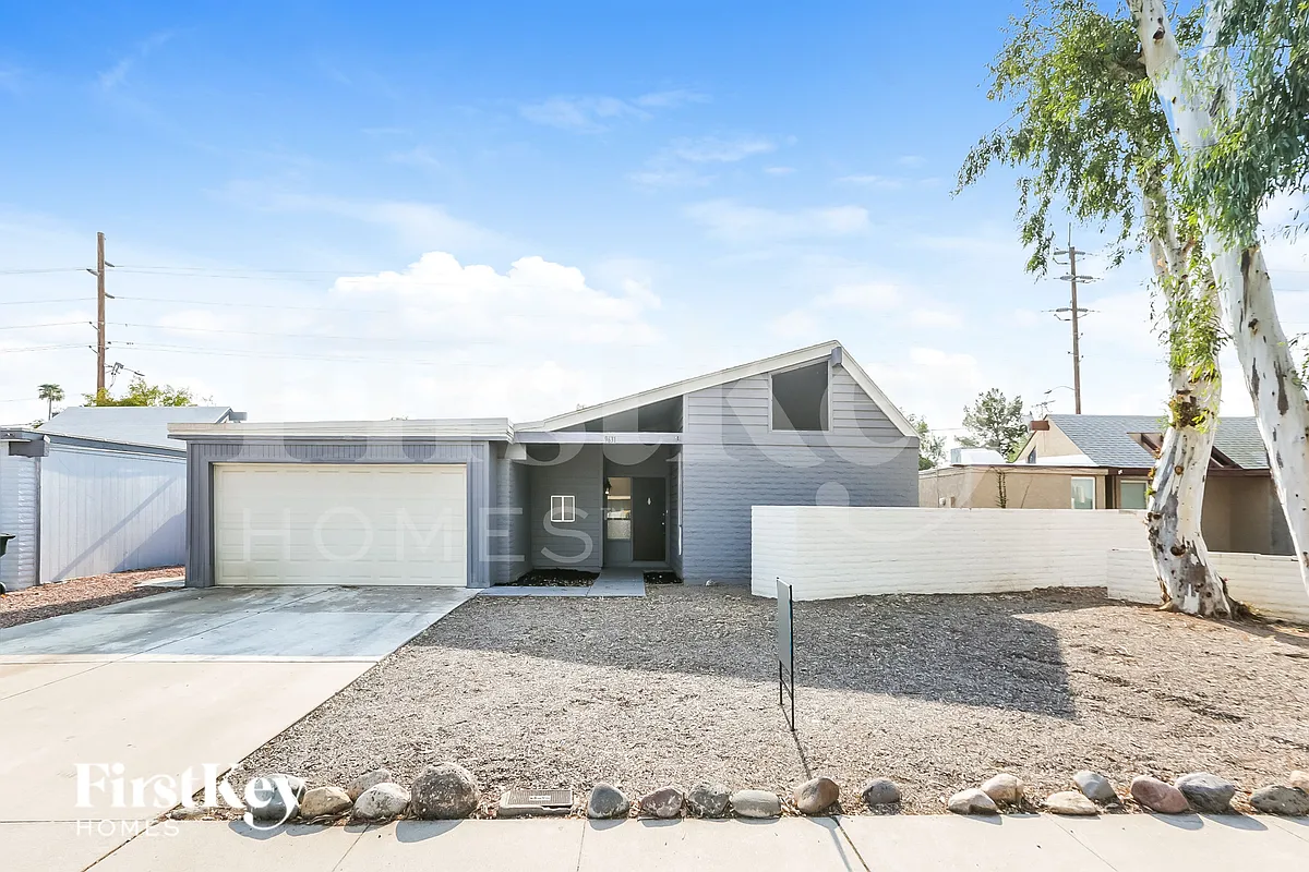 Building Photo - 9631 N 35th Dr