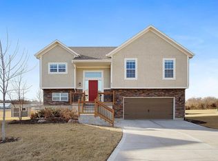 854 N Juniper Ct, Gardner, KS 66030