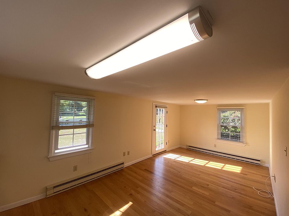1st image of 349 Vineyard Ave #1