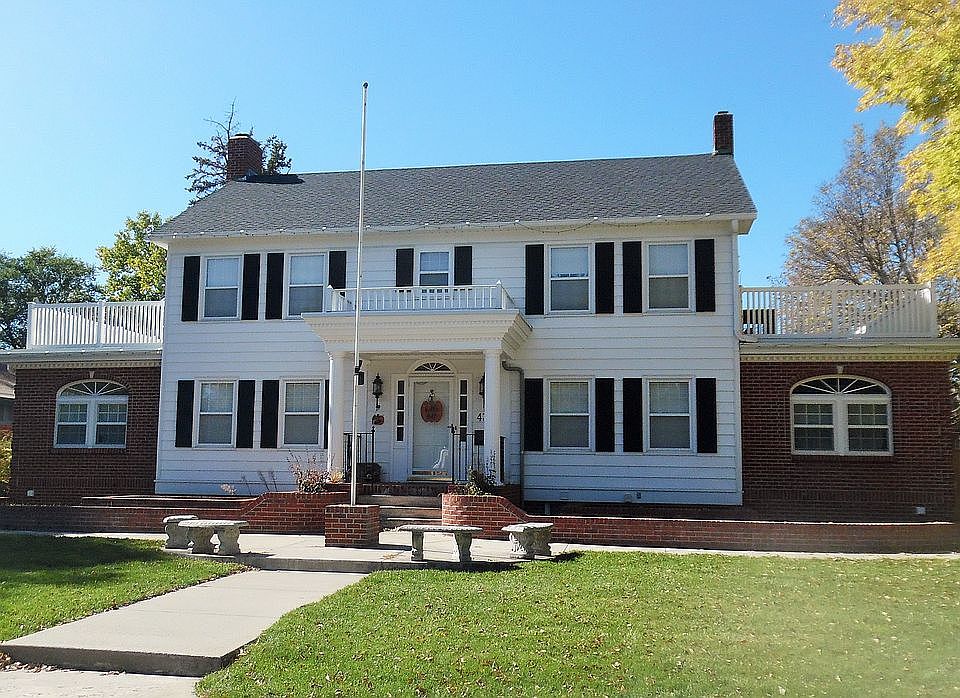 1st image of 439 N Wood St