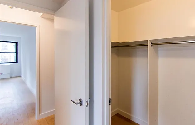 Rented by Manhattan Realty Group | media 18