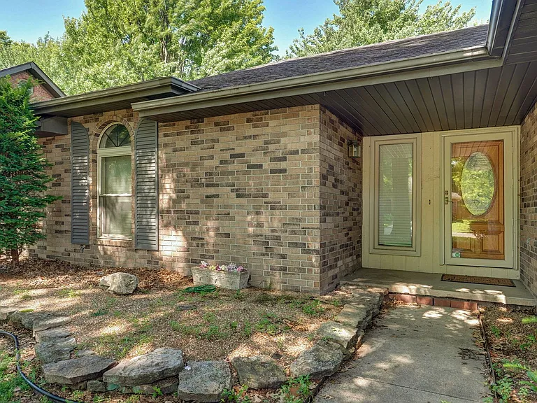 4035 S Parkcrest Ave — Photo 4