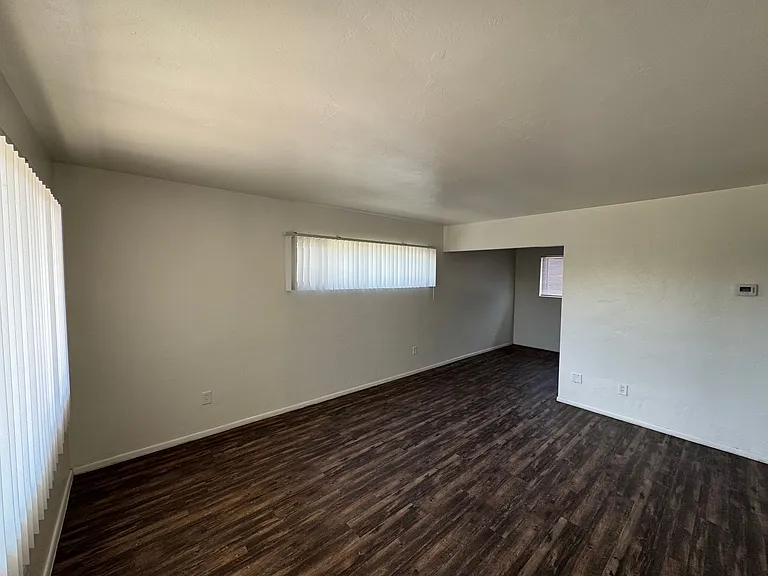 3719 E Fairmount St #9 — Photo 4