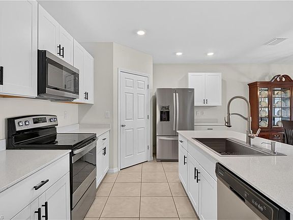 4th image of 19139 Evergreen RD