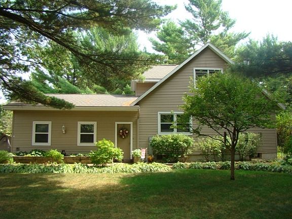 2nd image of 7441 Dewberry Ln