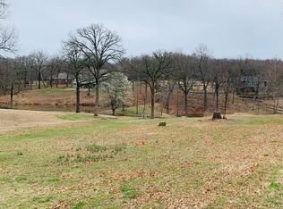 E 301st Rd, Grove, OK 74344
