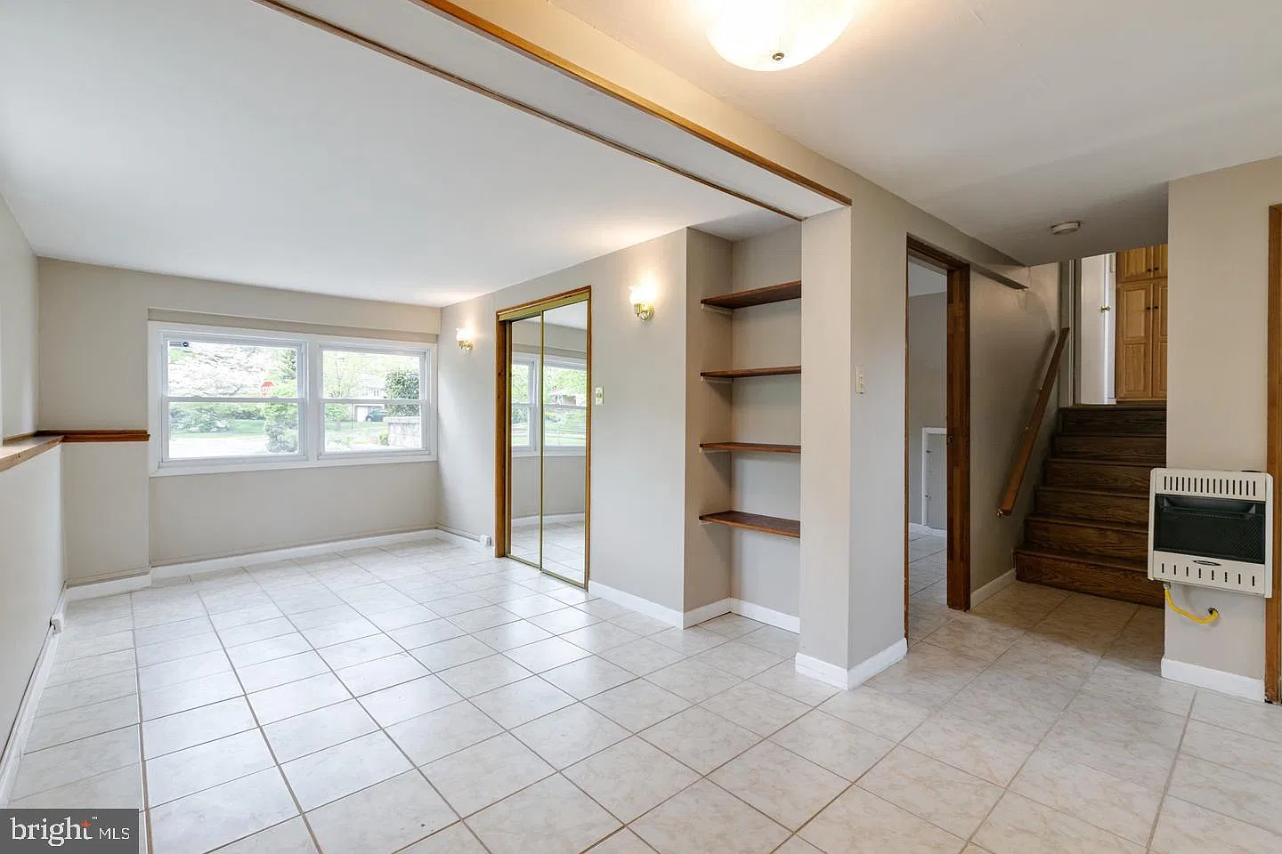 4 bed, 1.5 bath, 2234 sqft, $3,400 — Photo 3