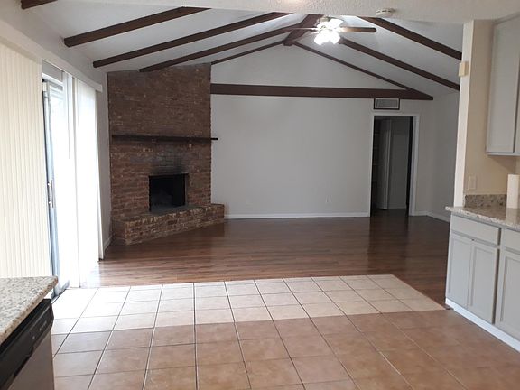 4th image of 549 Village Dr