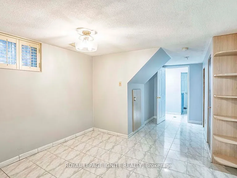 71 Barrymore Rd #BASEMENT — Photo 2