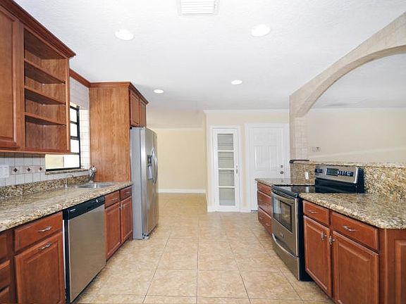 3rd image of 16886 W Lancashire Dr