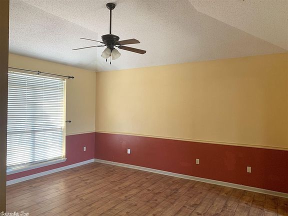 3rd image of 2102 Jonathan Ln
