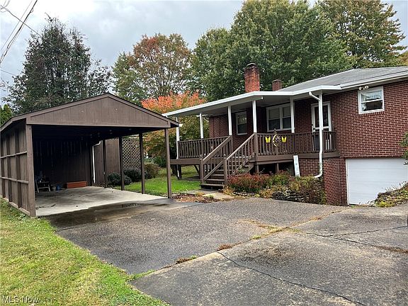 3rd image of 1004 Gilchrist St