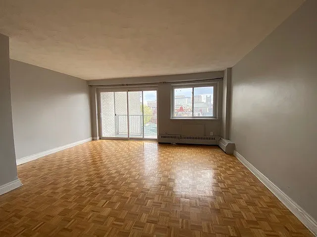 290 Nelson St — Photo 9