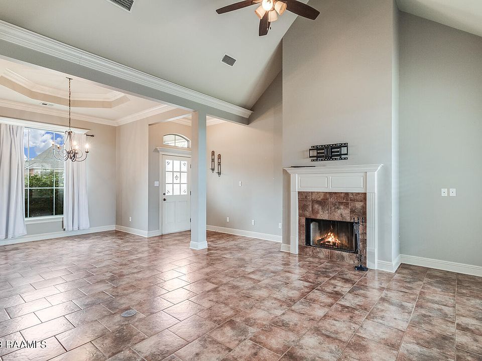 729 Copper Meadows Blvd, Youngsville, LA 70592 Zillow