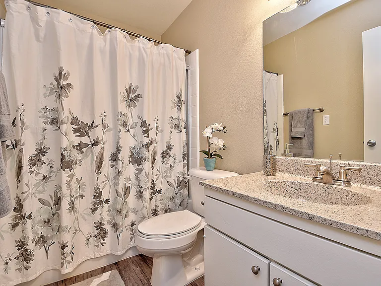 321 E Lincoln Ave — Photo 9