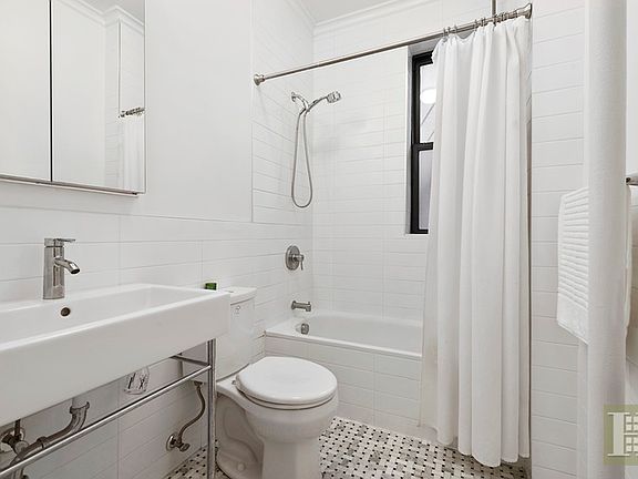 4th image of 2475 38th St #B1
