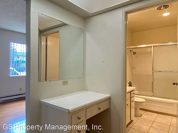 3rd image of 4033 Hamilton Ave APT E06