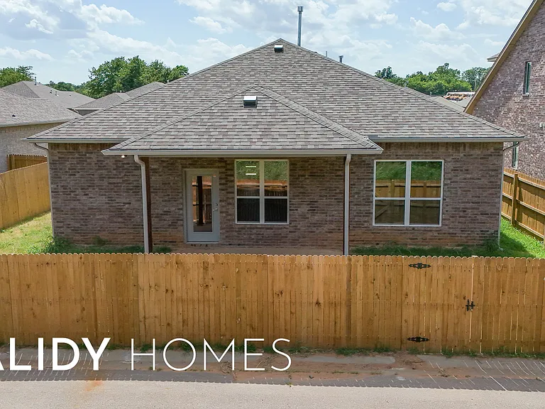 412 Remington Ave — Photo 25