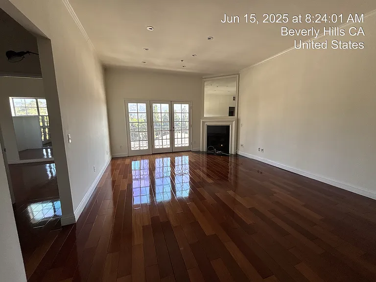 Chateau Beverly — Photo 16
