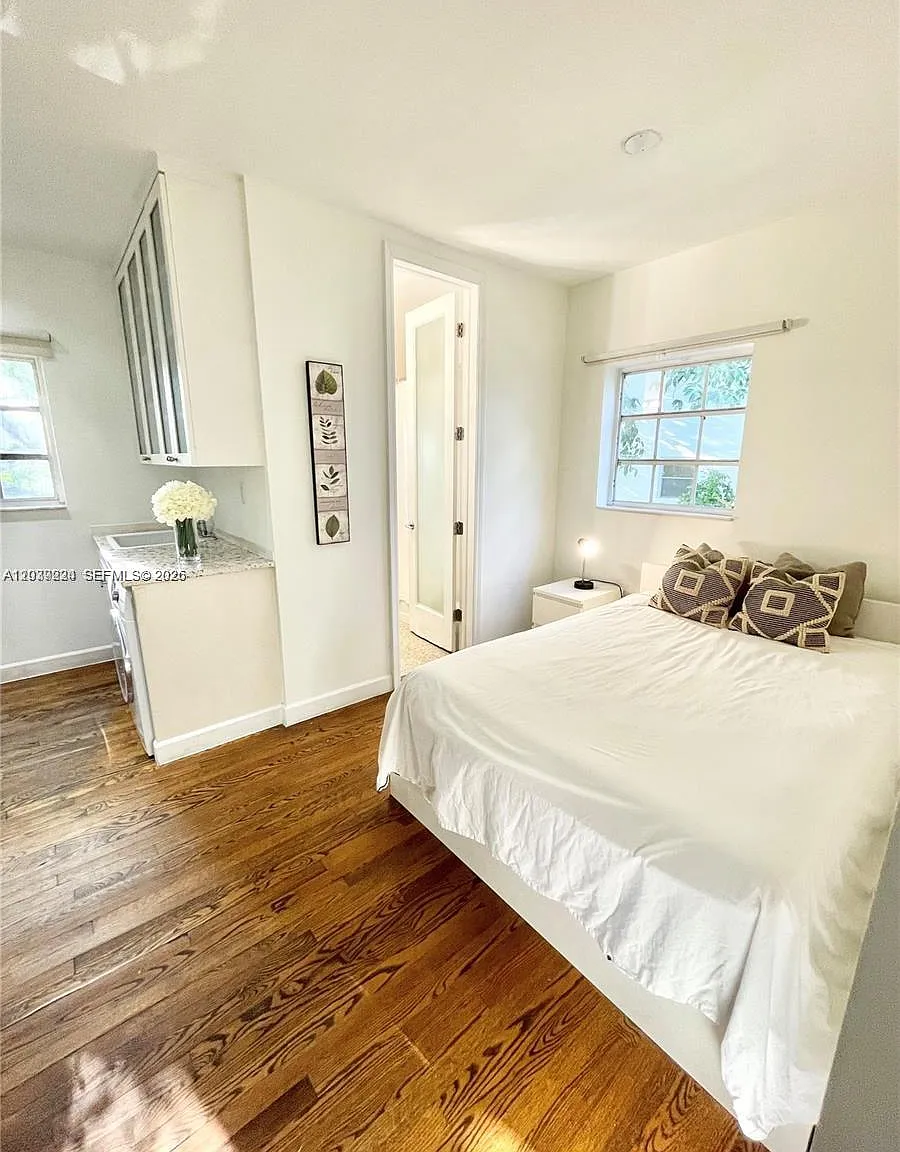 Beachgardens Condo — Photo 2