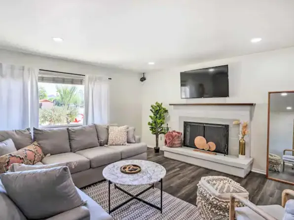 3802 E Shangri La Rd, Phoenix, AZ 85028