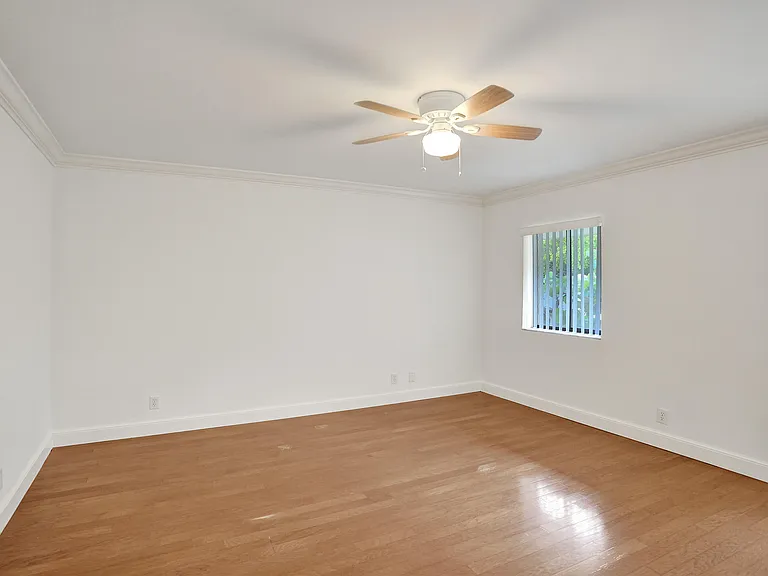 1330 NW 13th St #3 — Photo 25