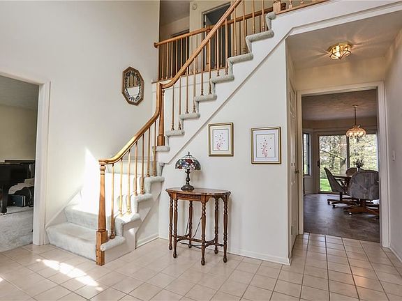 4th image of 10 Red Rose Cir