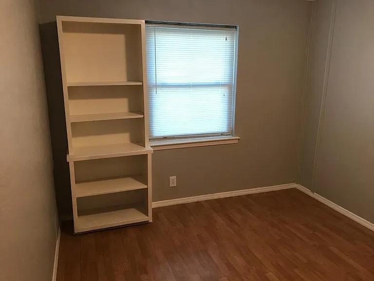 1029 Almond Dr — Photo 23