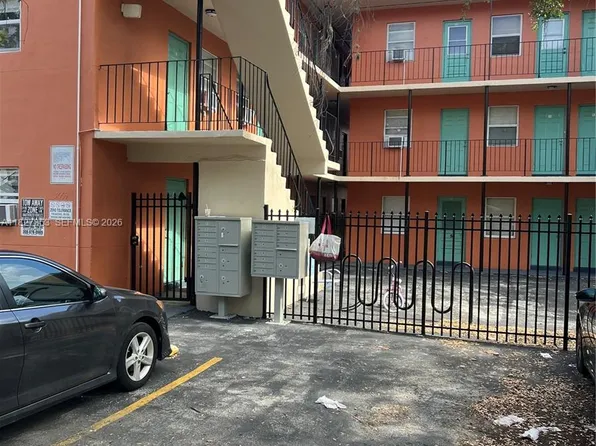 3669 Thomas Ave APT 10, Miami, FL 33133