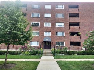 214 N Pine Ave APT 2D, Arlington Heights, IL
