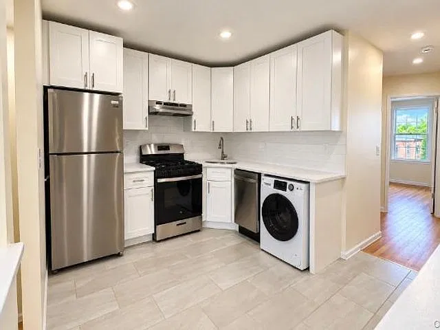 14454 Willets Point Blvd — Photo 2