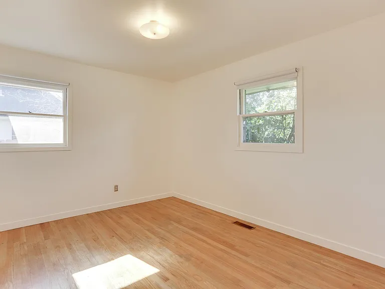 4933 N Concord Ave — Photo 6
