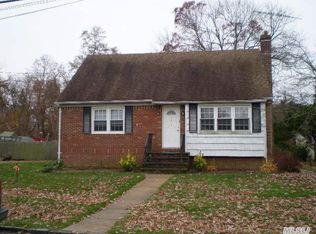 2078 Hancock Ave, Bellmore, NY 11710