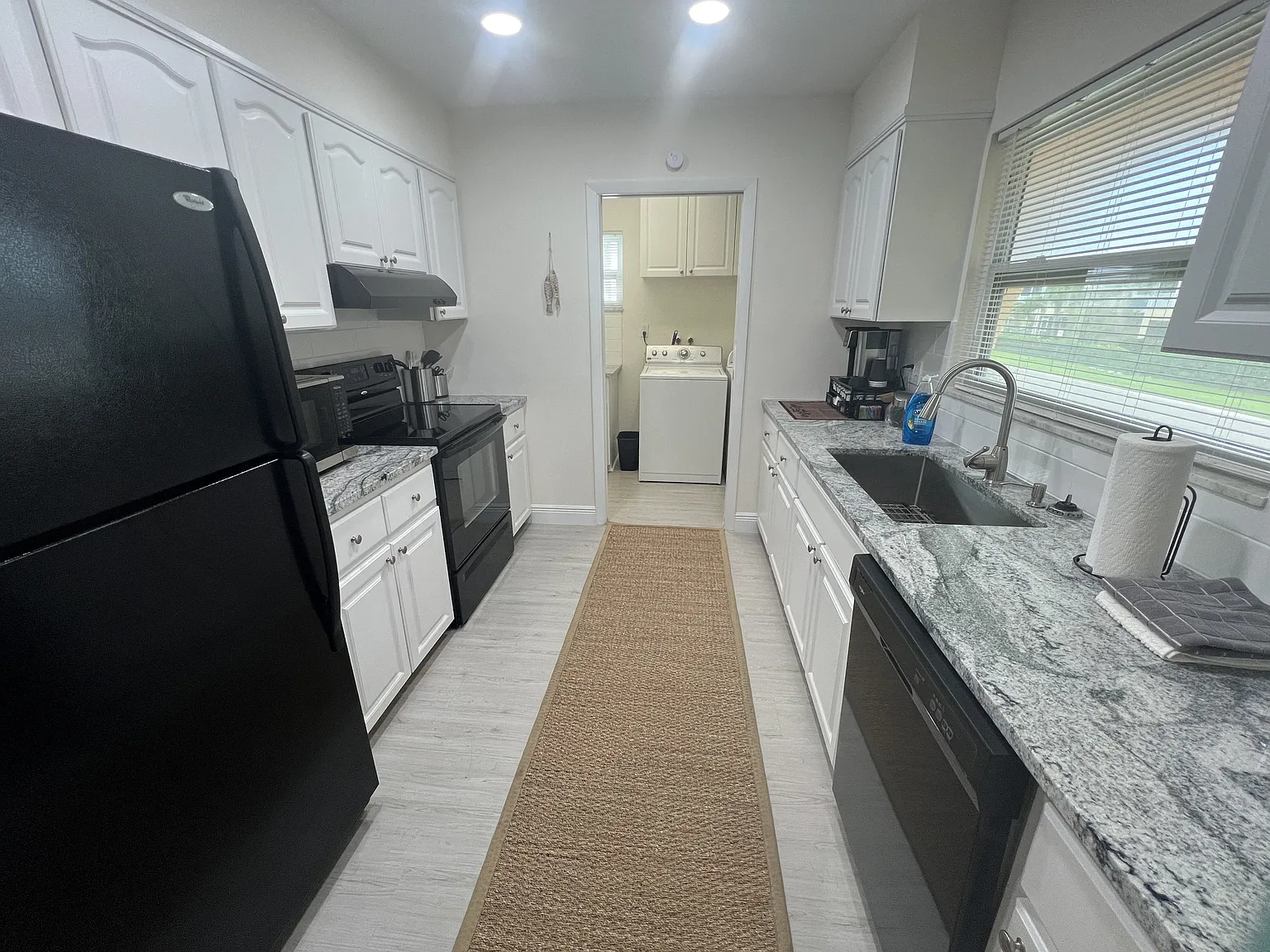 2511 1st St — Photo 3