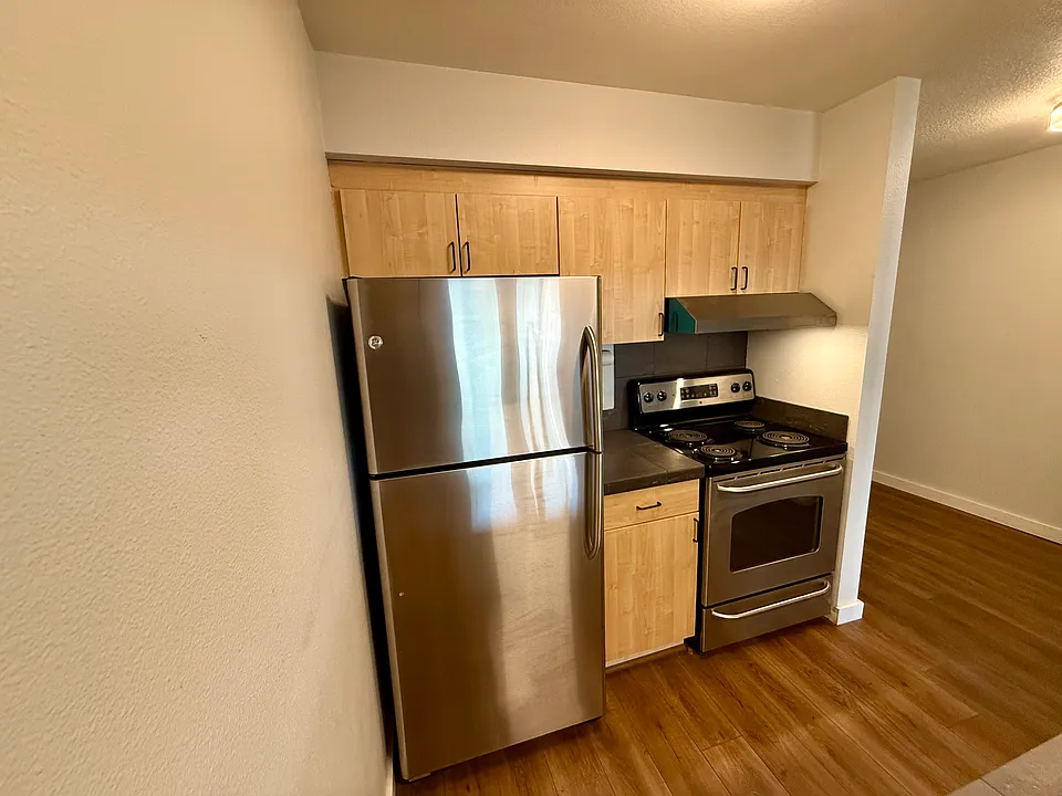 1535 SW Clay St #212
