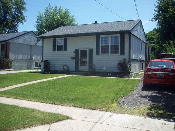 3rd image of 811 Vancouver Dr