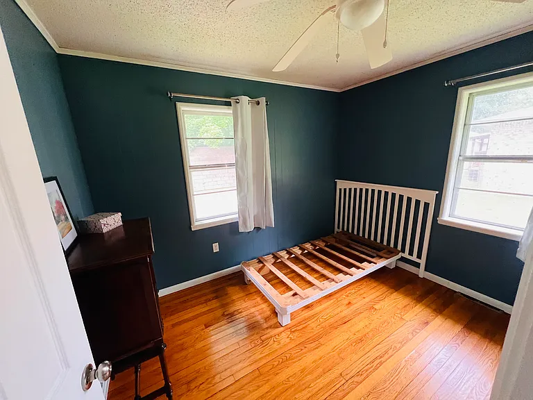 502 Meadowmere St — Photo 4