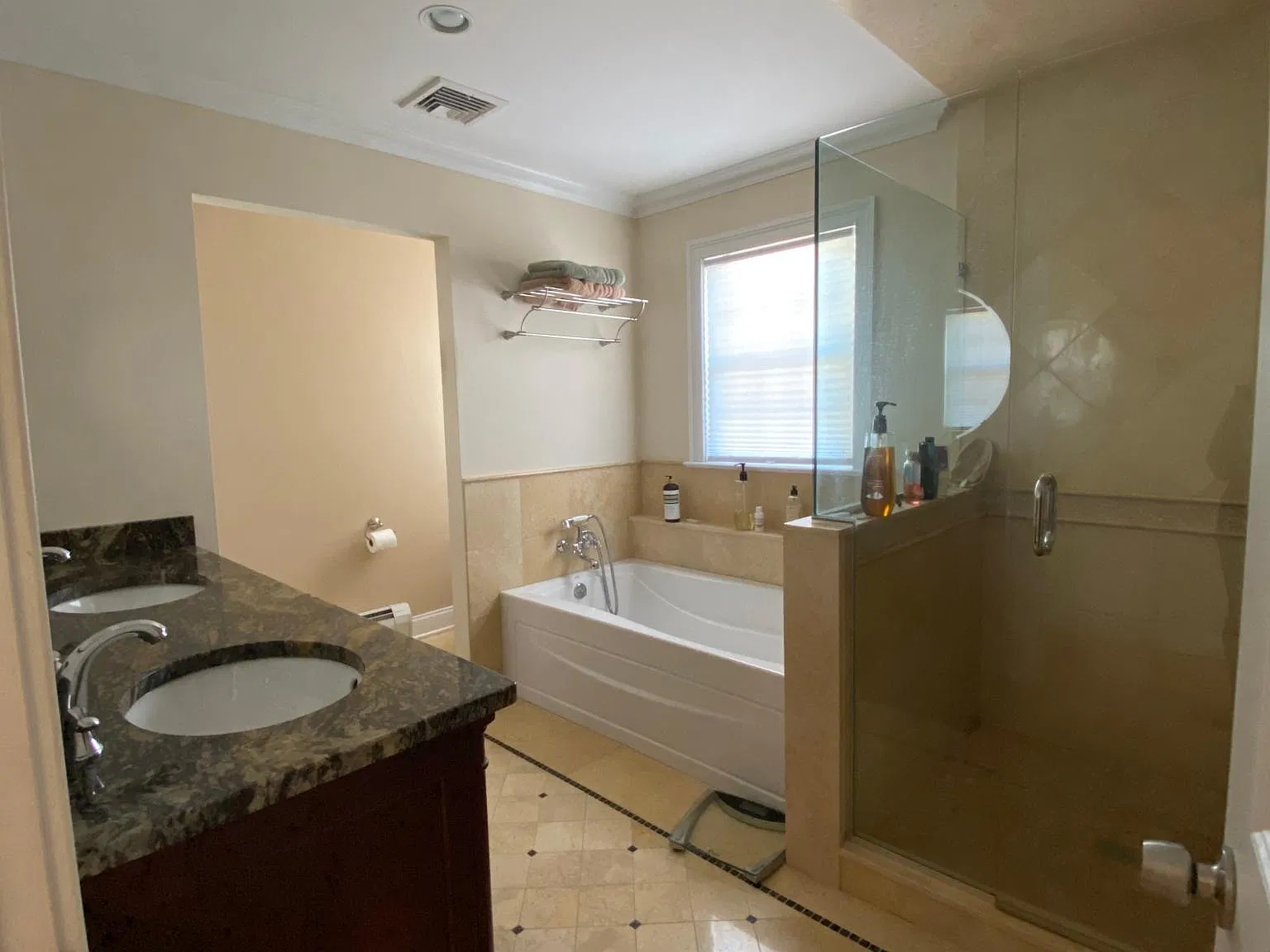 4 bed, 3.5 bath, 2125 sqft, $6,100 — Photo 3