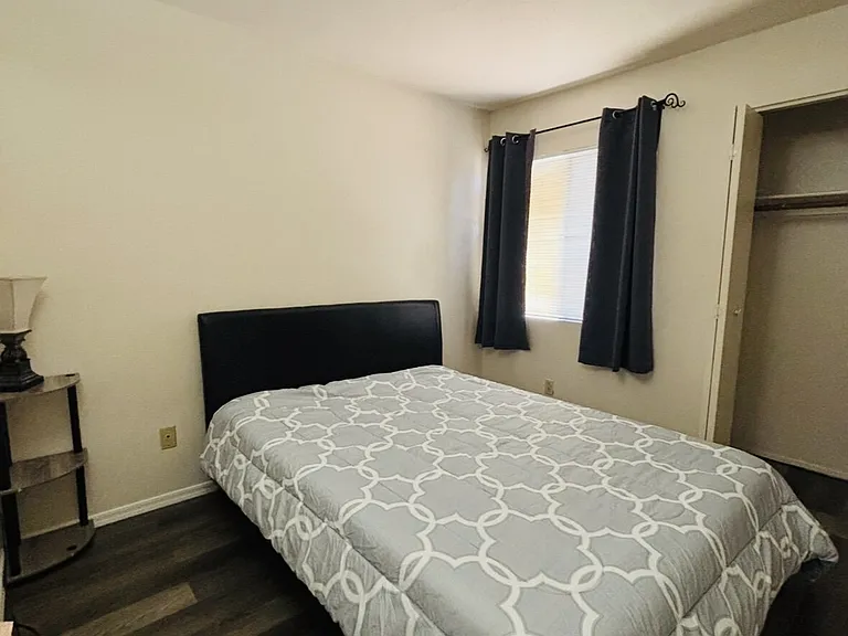 1810 E Blacklidge Dr #306 — Photo 8