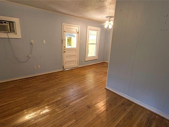 4th image of 2715 Hemphill Park APT C