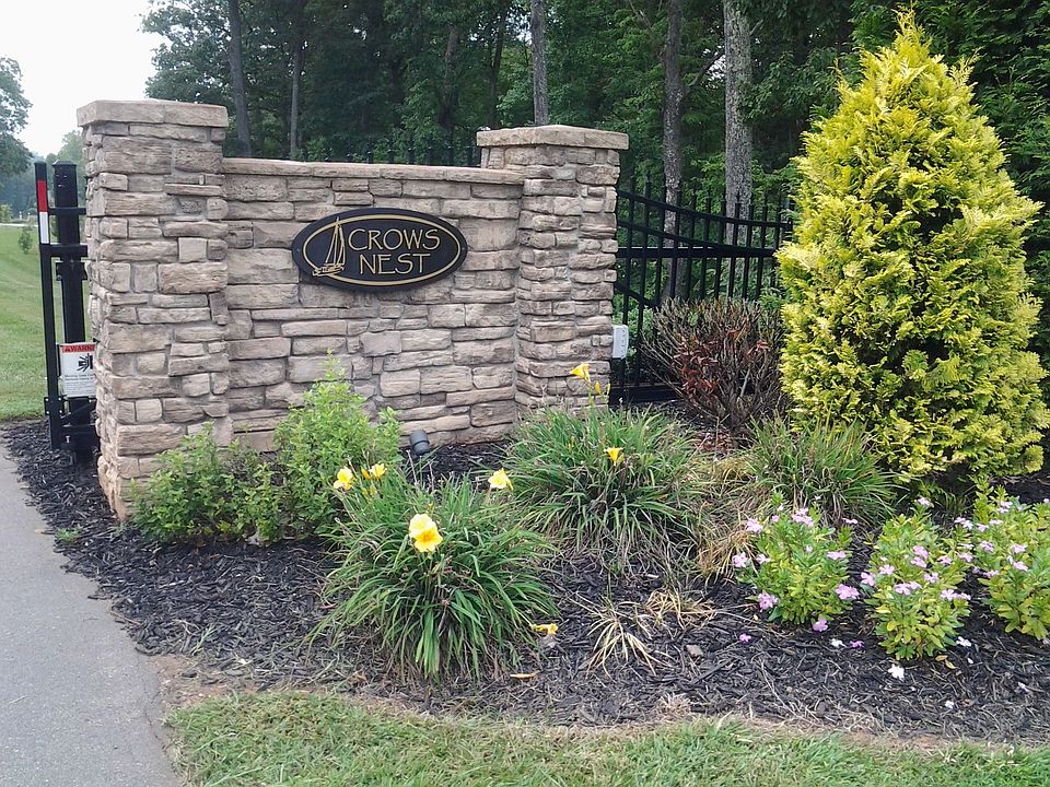 2nd image of 228 Leeward Dr