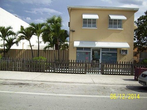 1st image of 1217 Lake Ave