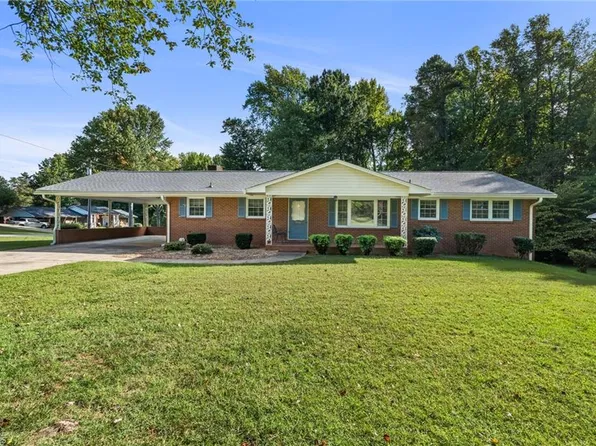 718 Corjon St, Kernersville, NC 27284