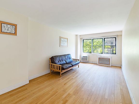 3rd image of 579 W 215th St APT 5A