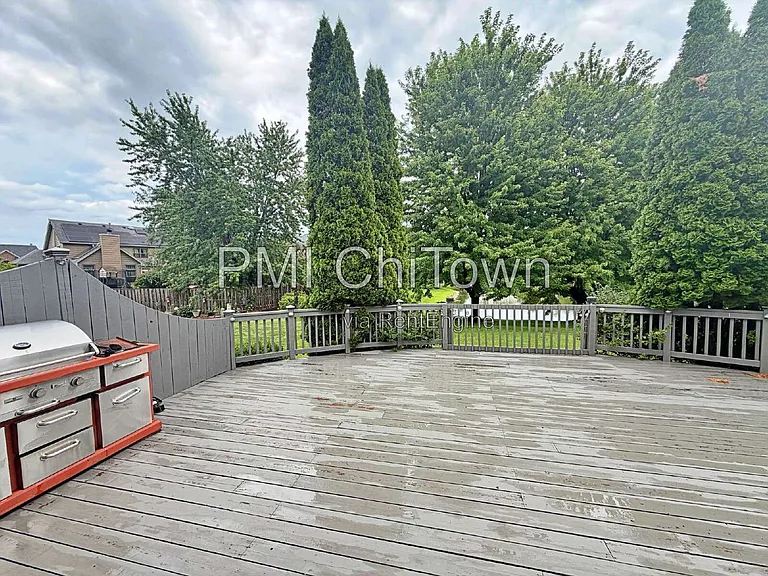 2050 Rockland Dr — Photo 30