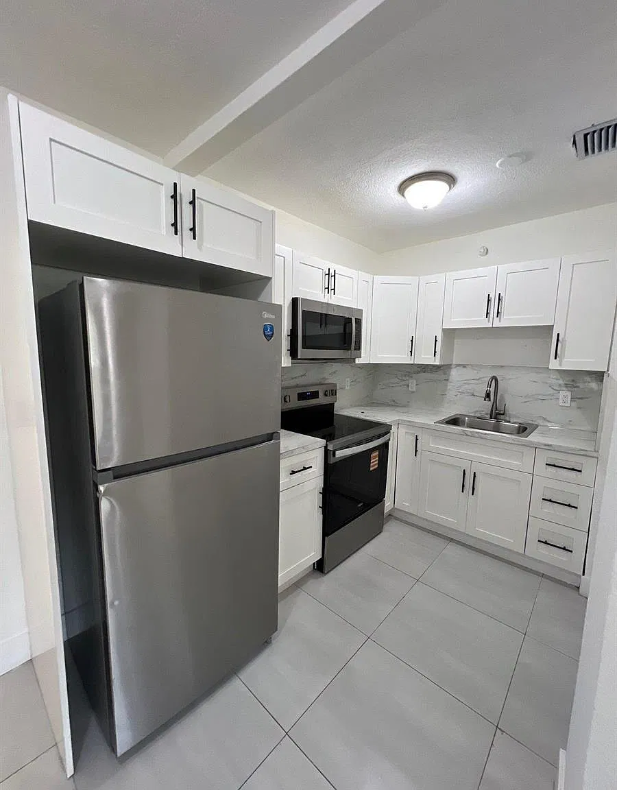 8125 Nw 6th Ave # #01 Miami, Fl 33150 — Photo 3